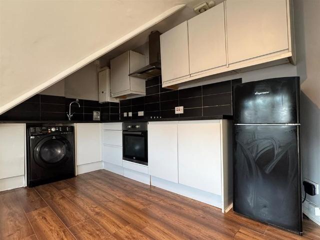 1 Bed Flat, Melfort Road, CR7