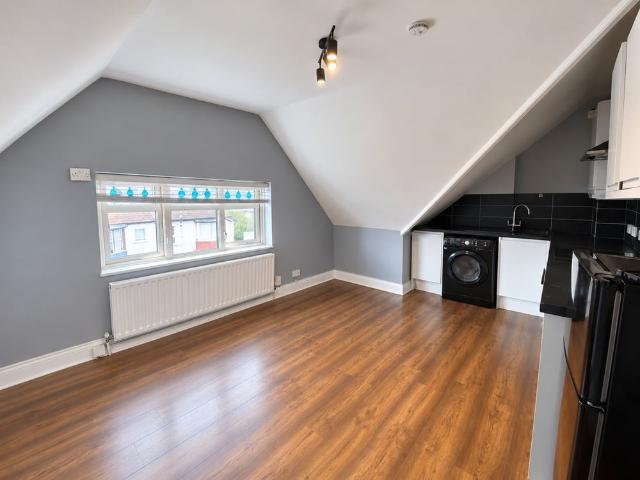 1 Bed Flat, Melfort Road, CR7