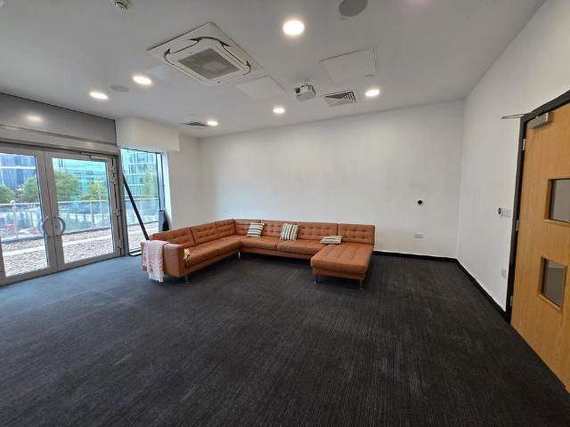 1 Bed Flat, Michigan Avenue, M50