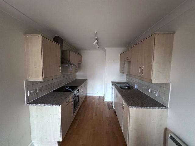 1 Bed Flat, Millsands, S3