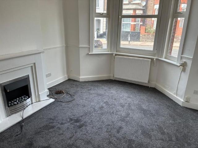 1 Bed Flat, Moor St, LU1
