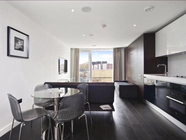 1 Bed Flat, Moore House, SW1W