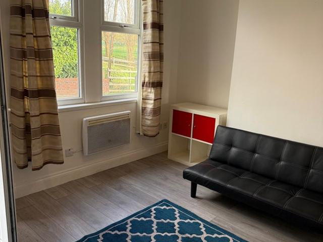 1 bed flat near City Centre and St James Hospital
