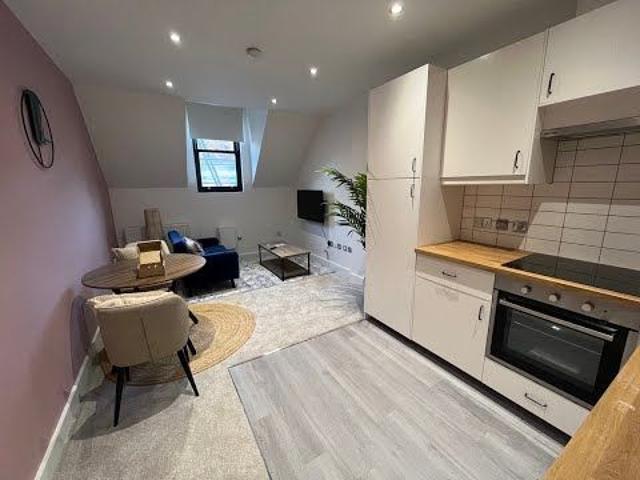 1 Bed Flat, New Briggate, LS2