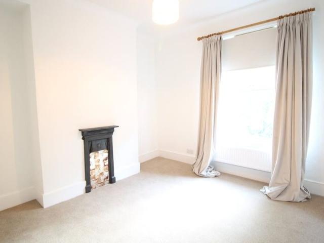 1 Bed Flat, Nicholson Road, CR0