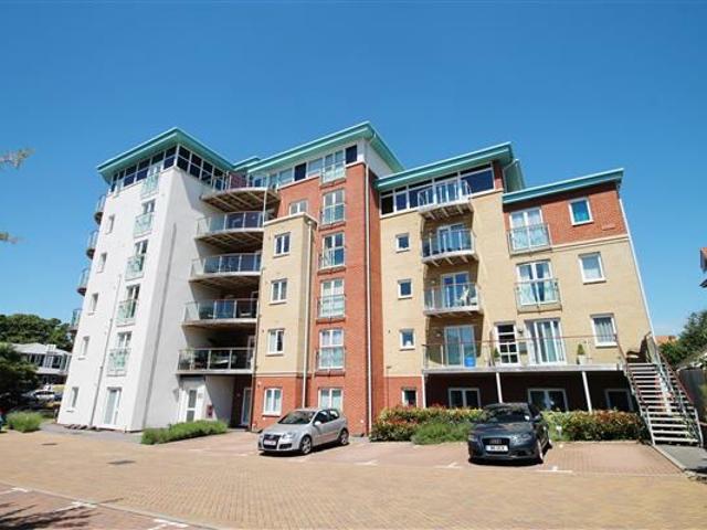1 bed flat nr Beach in Boscombe Spa