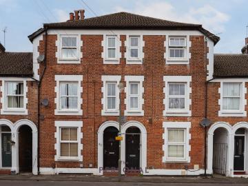 1 bed flat available