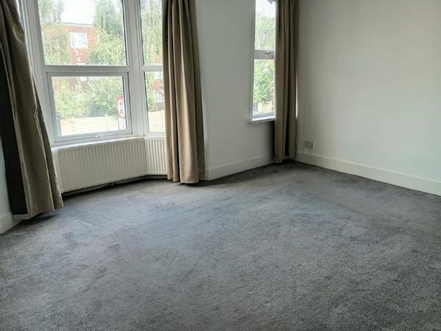 1 Bed Flat, Avenue Road, N15