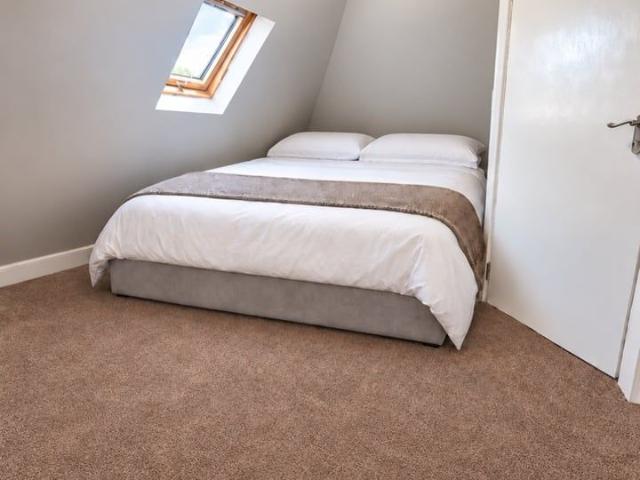 1 Bed Flat, Aldborough Road South, IG3