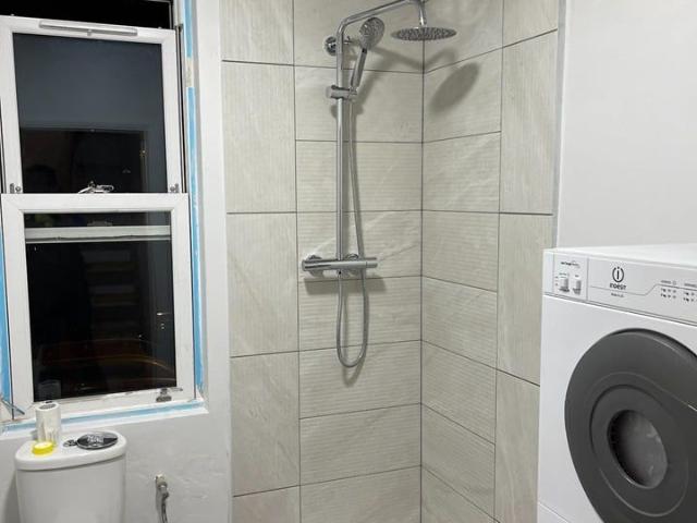 1 Bed Flat, Allfarthing Lane, SW18
