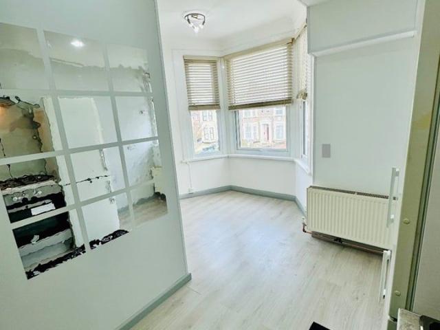 1 Bed Flat, Argyle Road, IG1