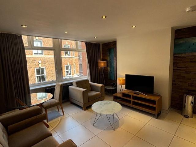1 Bed Flat, Butts Court, LS1