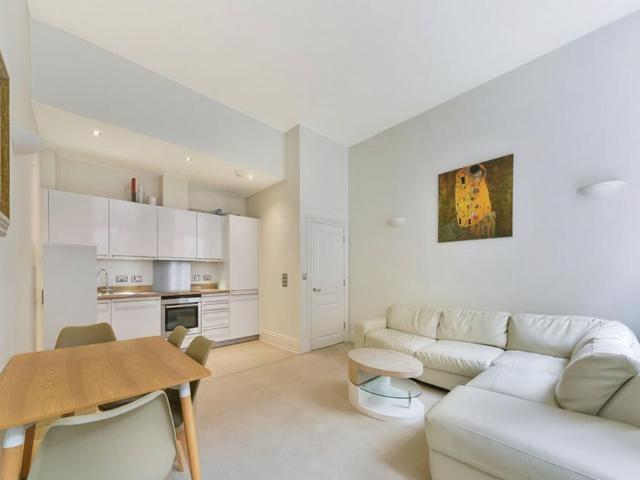 1 Bed Flat, Balfour House, SW11