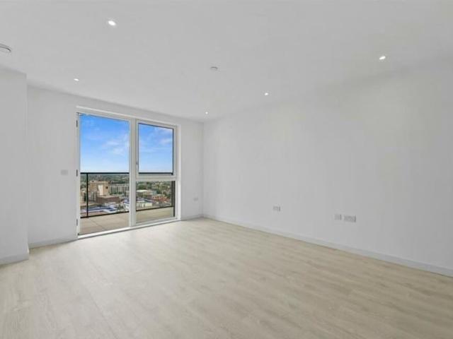 1 Bed Flat, Barratt House, TW3