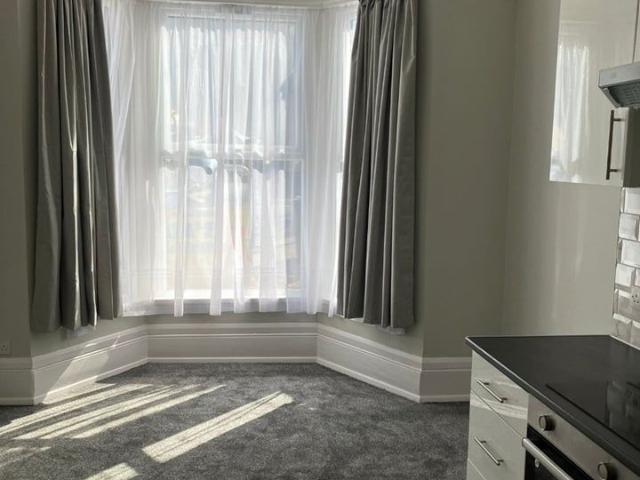 1 Bed Flat, Belgrave Road, IG1