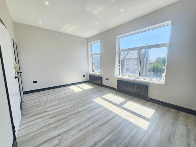 1 Bed Flat, Blackstock Road, N4