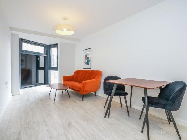 1 Bed Flat, Block B Victoria Riversi, LS10