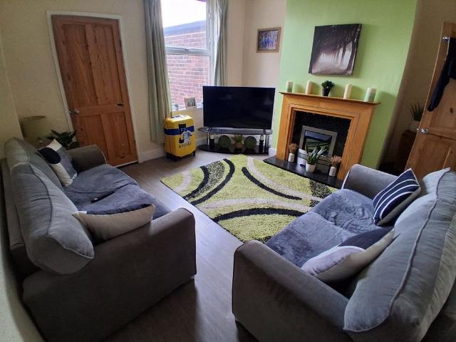 1 Bed Flat, Bramley, LS13