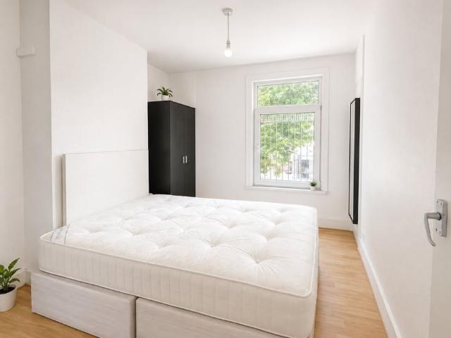1 Bed Flat, Brighton Road, CR2