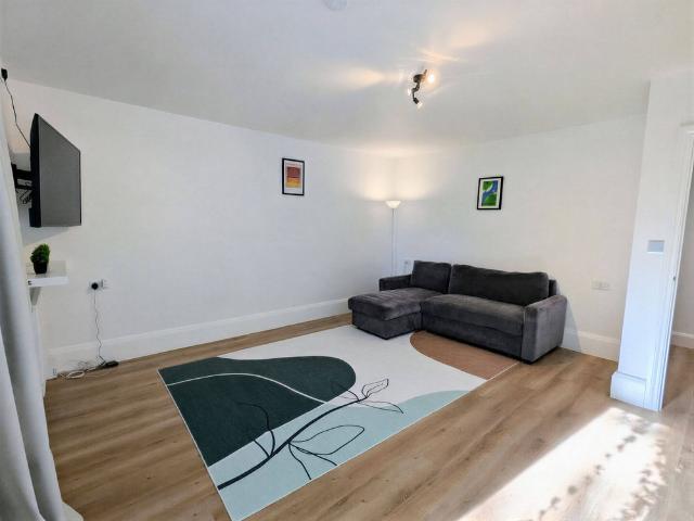 1 Bed Flat, Camberwell SE5