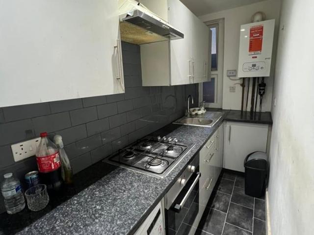 1 Bed Flat, Cambridge Road, IG3