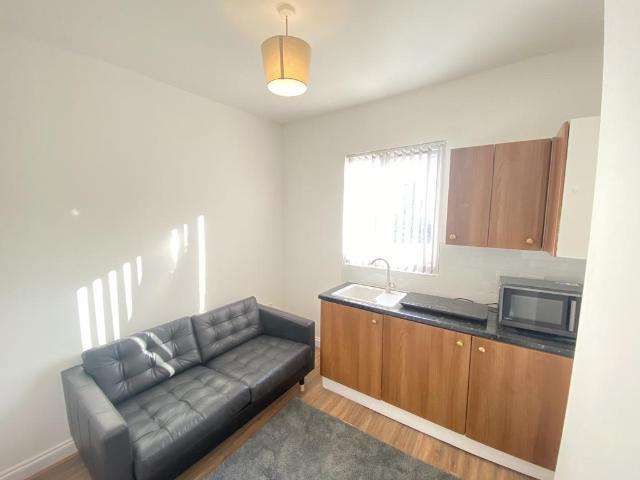 1 Bed Flat Camden High Street. 1 bed apartment to rent £1,473 pcm £340 pw