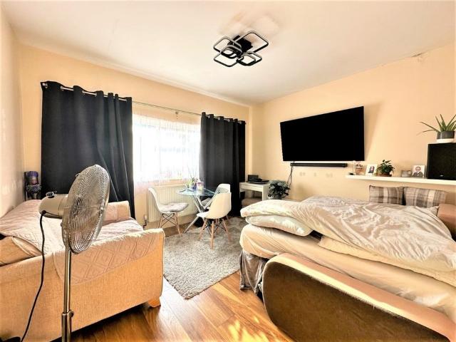 1 Bed Flat, Cardinal Way, HA3