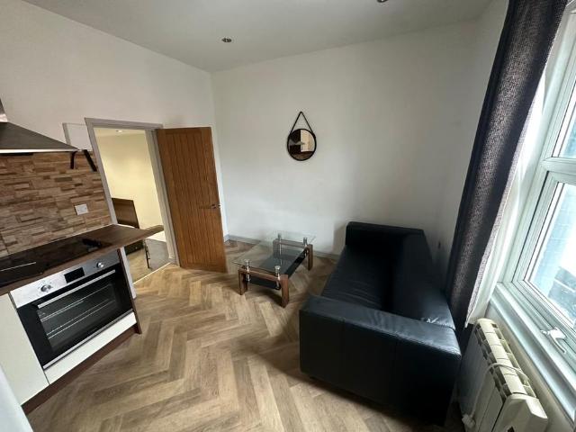 1 Bed Flat, Carey St, RG1