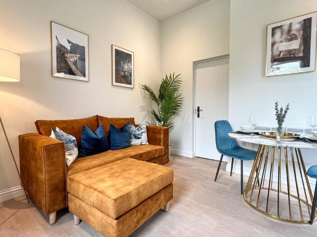 1 Bed Flat, Clarke St, S10