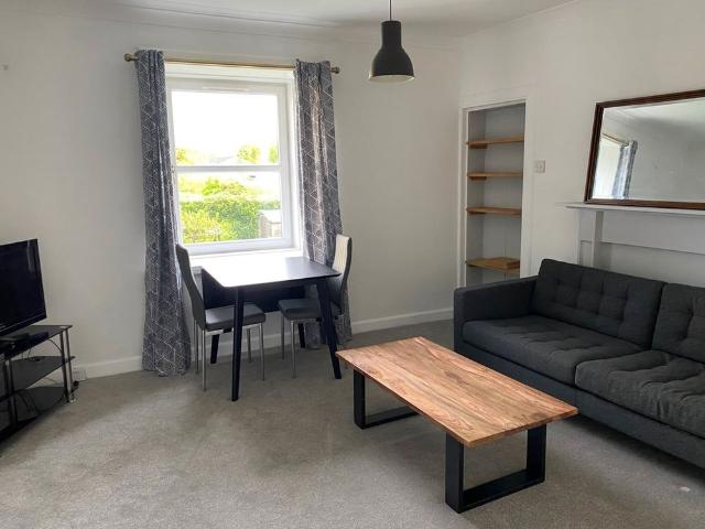 1 Bed Flat, Corstorphine High Street, EH12