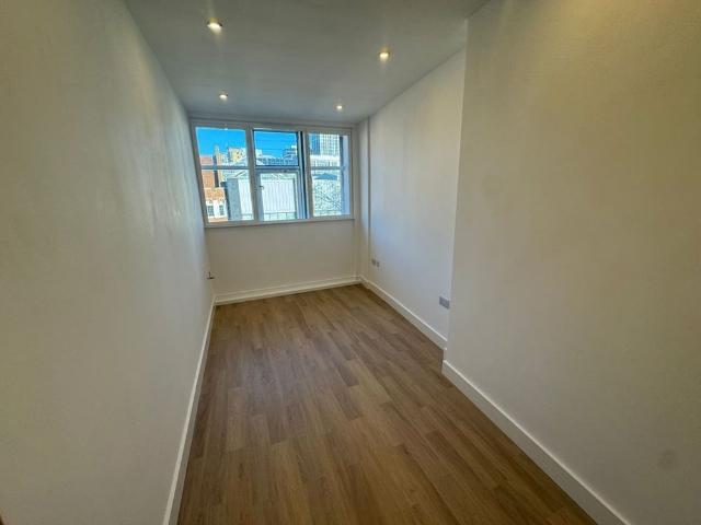 1 Bed Flat, Croydon, CR0