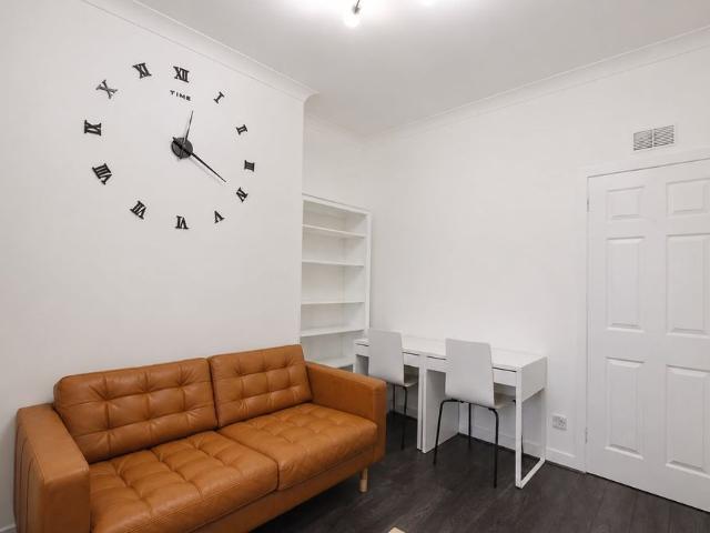 1 Bed Flat, Dalcross St, G11