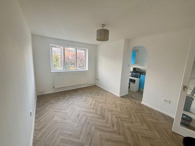 1 Bed Flat, Edmonton, N18