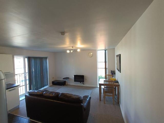 1 Bed Flat, Edmund House, S2