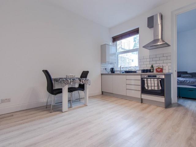 1 Bed Flat For Rent