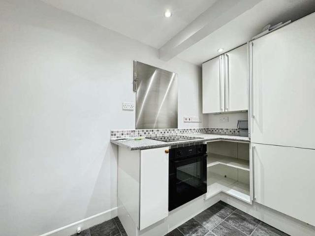 1 bed flat for sale
