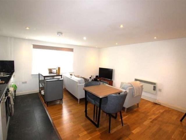 1 bed flat for sale