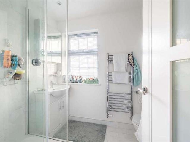 1 bed flat for sale