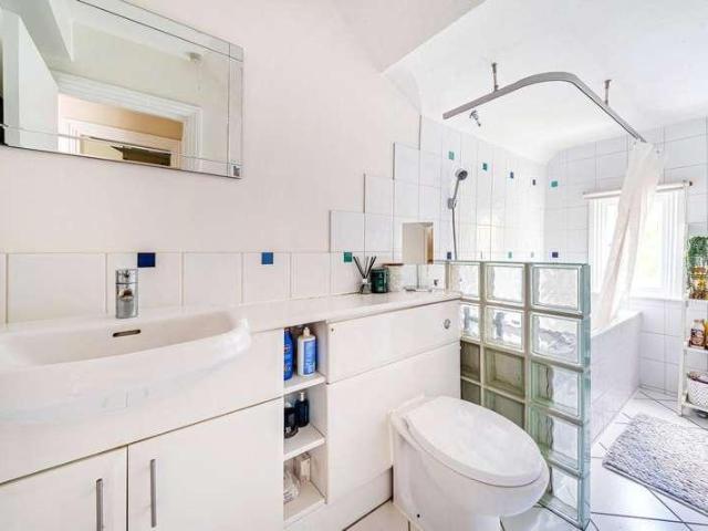 1 bed flat for sale