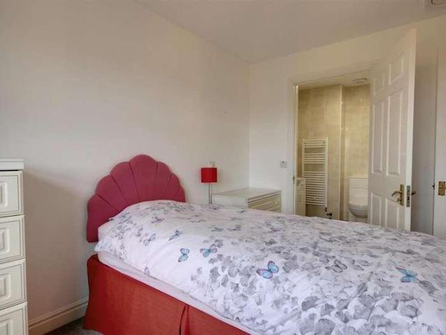 1 bed flat for sale
