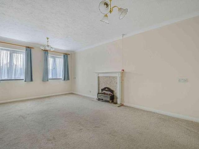 1 bed flat for sale