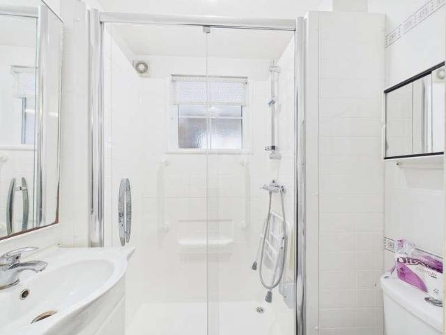 1 bed flat for sale