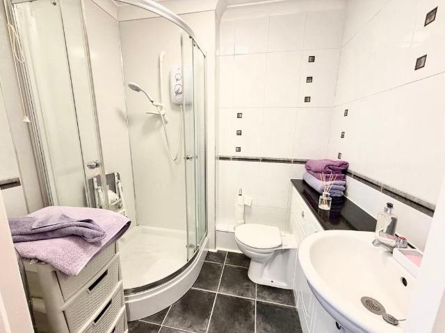 1 bed flat for sale