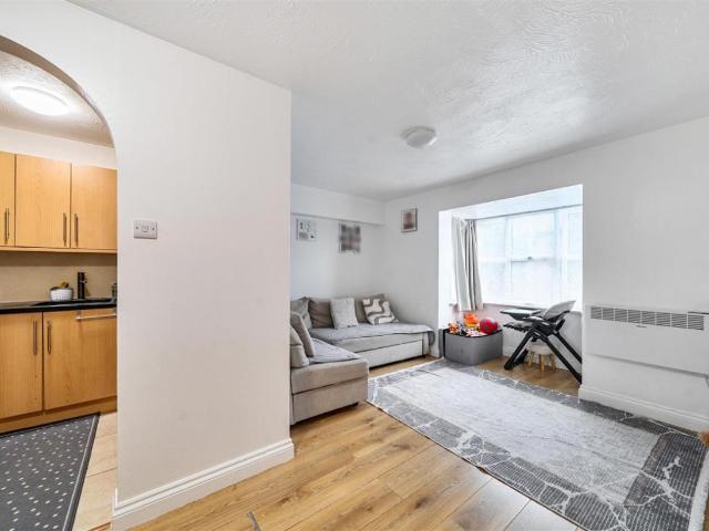 1 bed flat for sale
