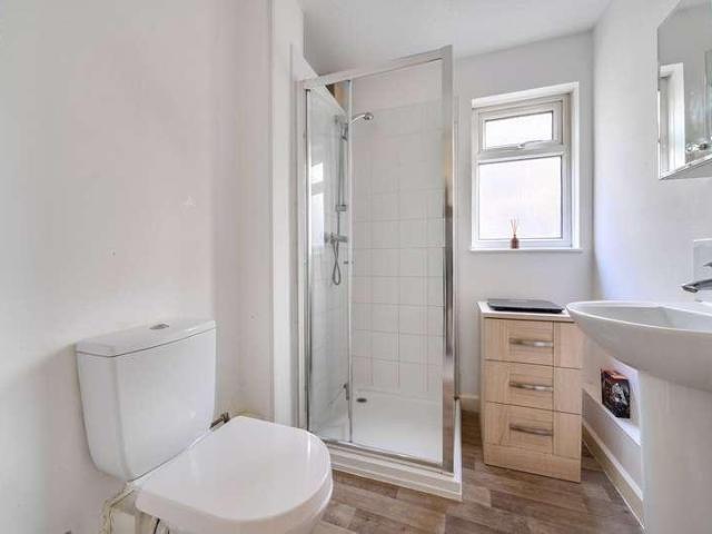 1 bed flat for sale