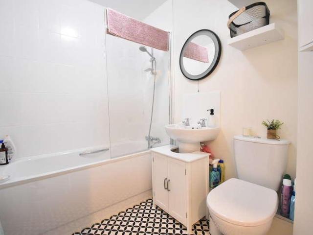 1 bed flat for sale