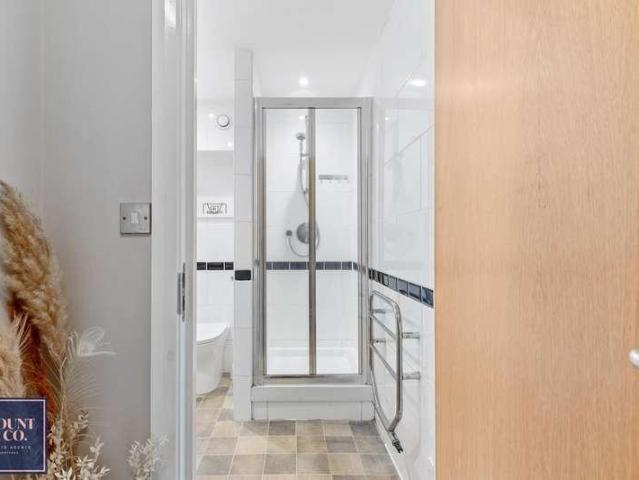 1 bed flat for sale