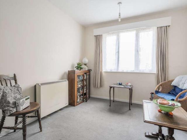 1 bed flat for sale