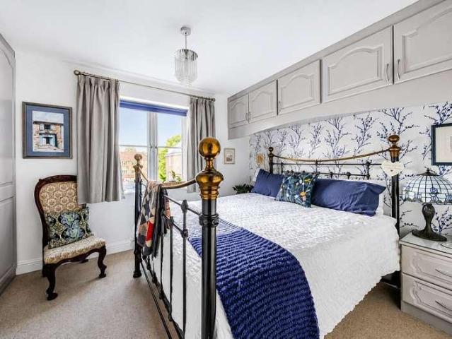 1 bed flat for sale