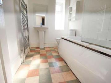 Ashton upon Mersey, M33 - Equipped kitchen